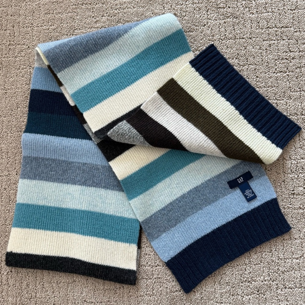 Gap Scarf